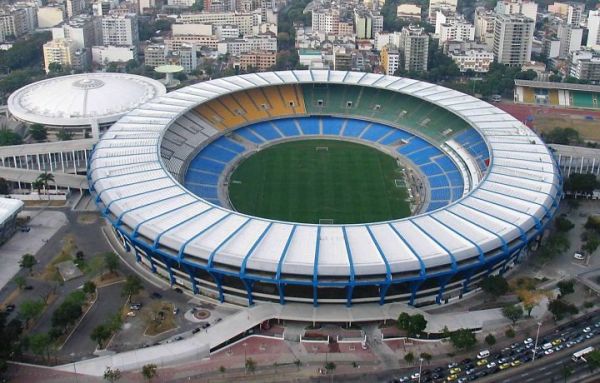 dunyanin-en-buyuk-stadyumu-maracana1
